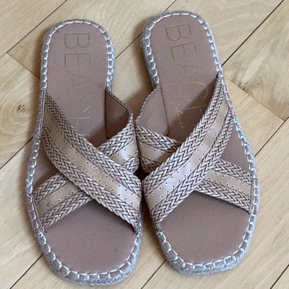 BEACH by Matisse hightide slide on sandals, espadrille flats. Women’s size 8